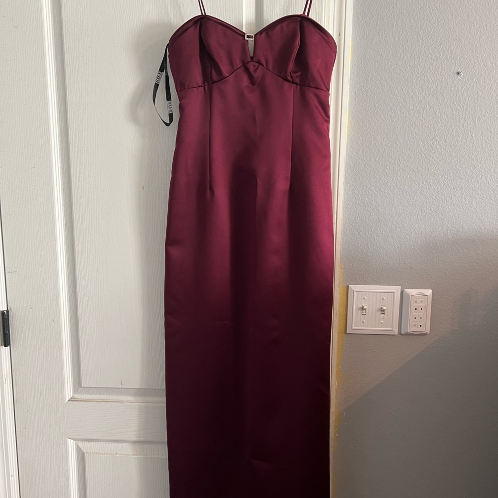 Size 9/10 formal burgundy gown